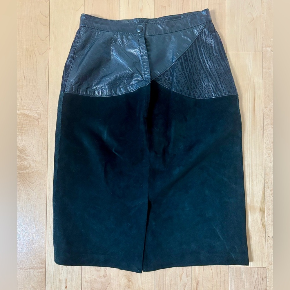 Danier Leather and Suede Pencil Skirt in Black - Picture 3 of 8